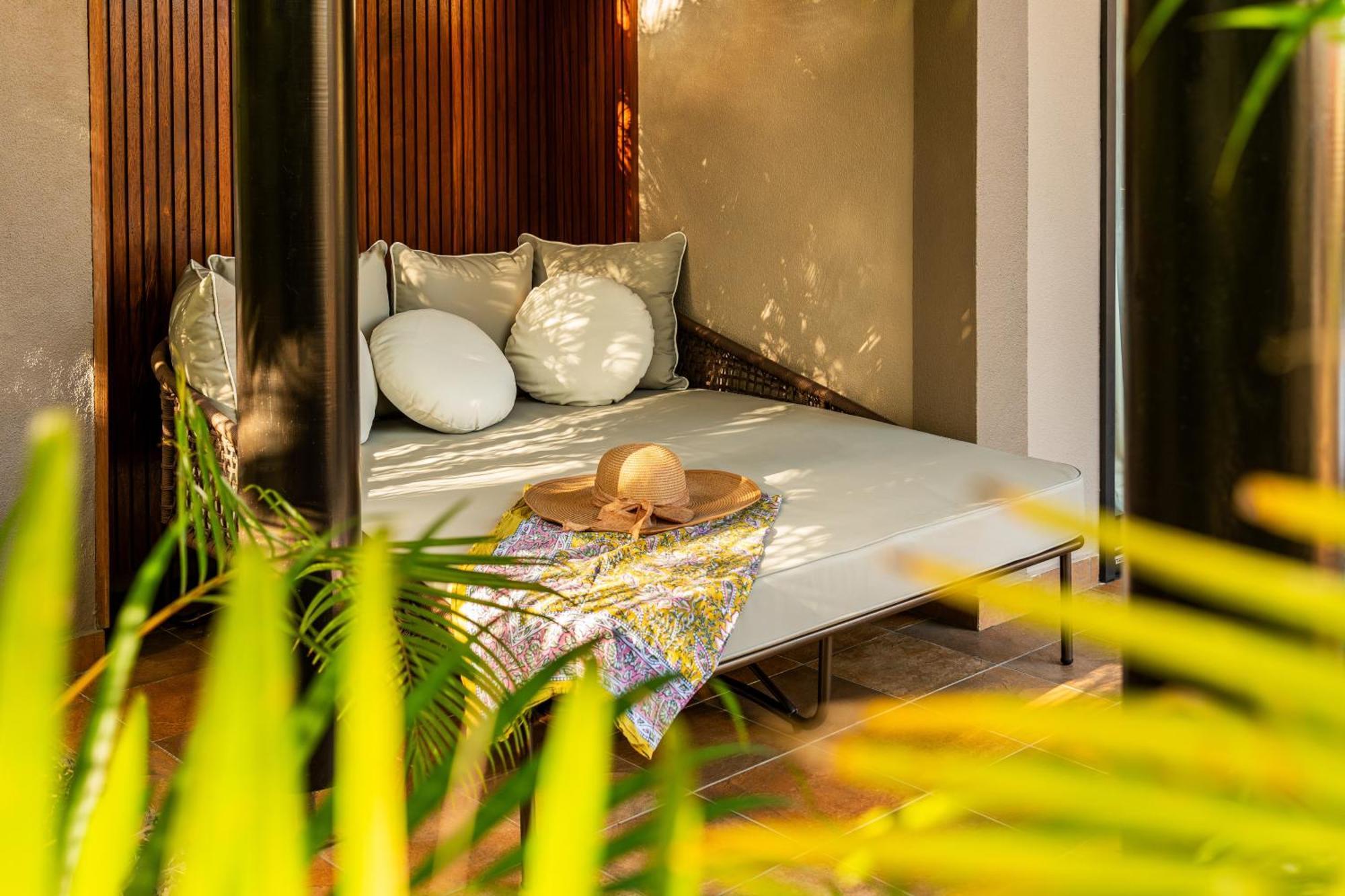 Palm Hotel & Spa Petite-Île Bagian luar foto